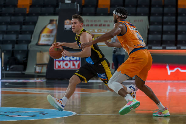 再次捍卫亚 再次捍卫亚